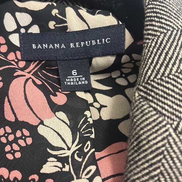 Banana Republic herringbone blazer 6 - Picture 2 of 4